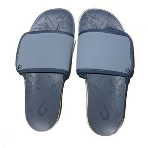 OluKai Women’s Slides - Size 9